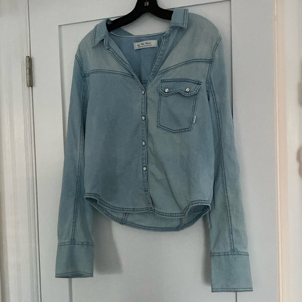 We the free light blue cotton / linen long sleeve collared button down top